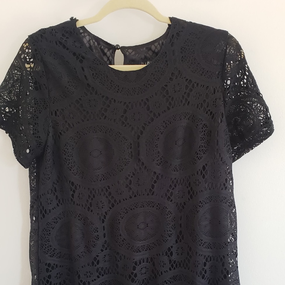 Black Lace Design Tunic Length Short Sleeve Top